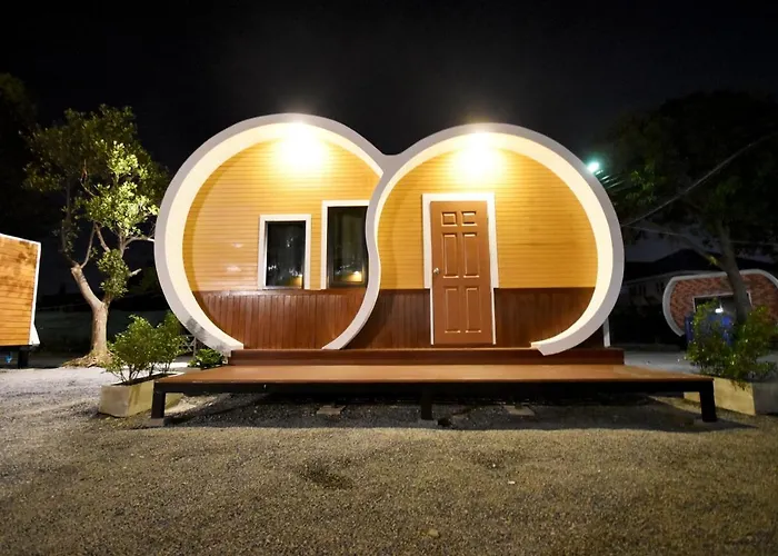 Tiny Hut *